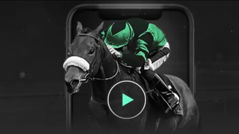 《曼联静待未来，阿贾克斯瞄准新援乌加特：转会风云再起》